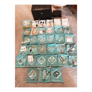 Kendra Scott Jewelry / Lot of Kendra Scott
